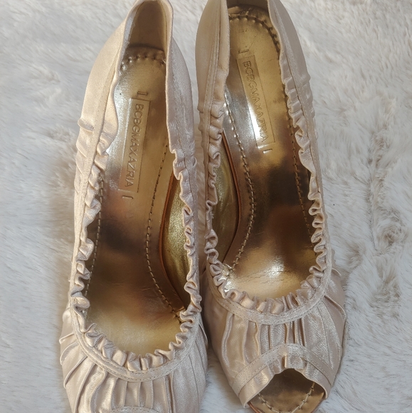 BCBG Maxazria Champagne Heels, Size 10b - Picture 2 of 4